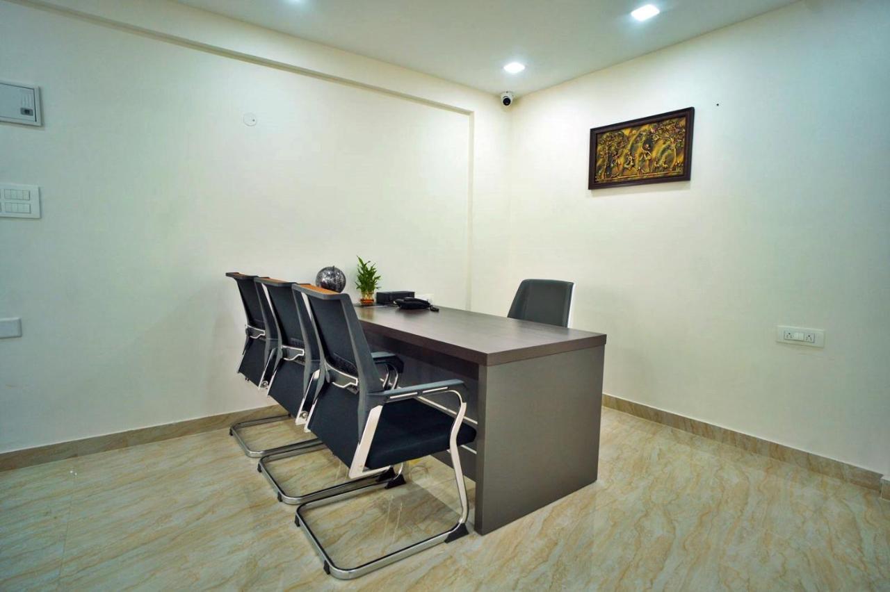 Hotel Sterling Inn Bangalore International Airport Yelahanka Extérieur photo