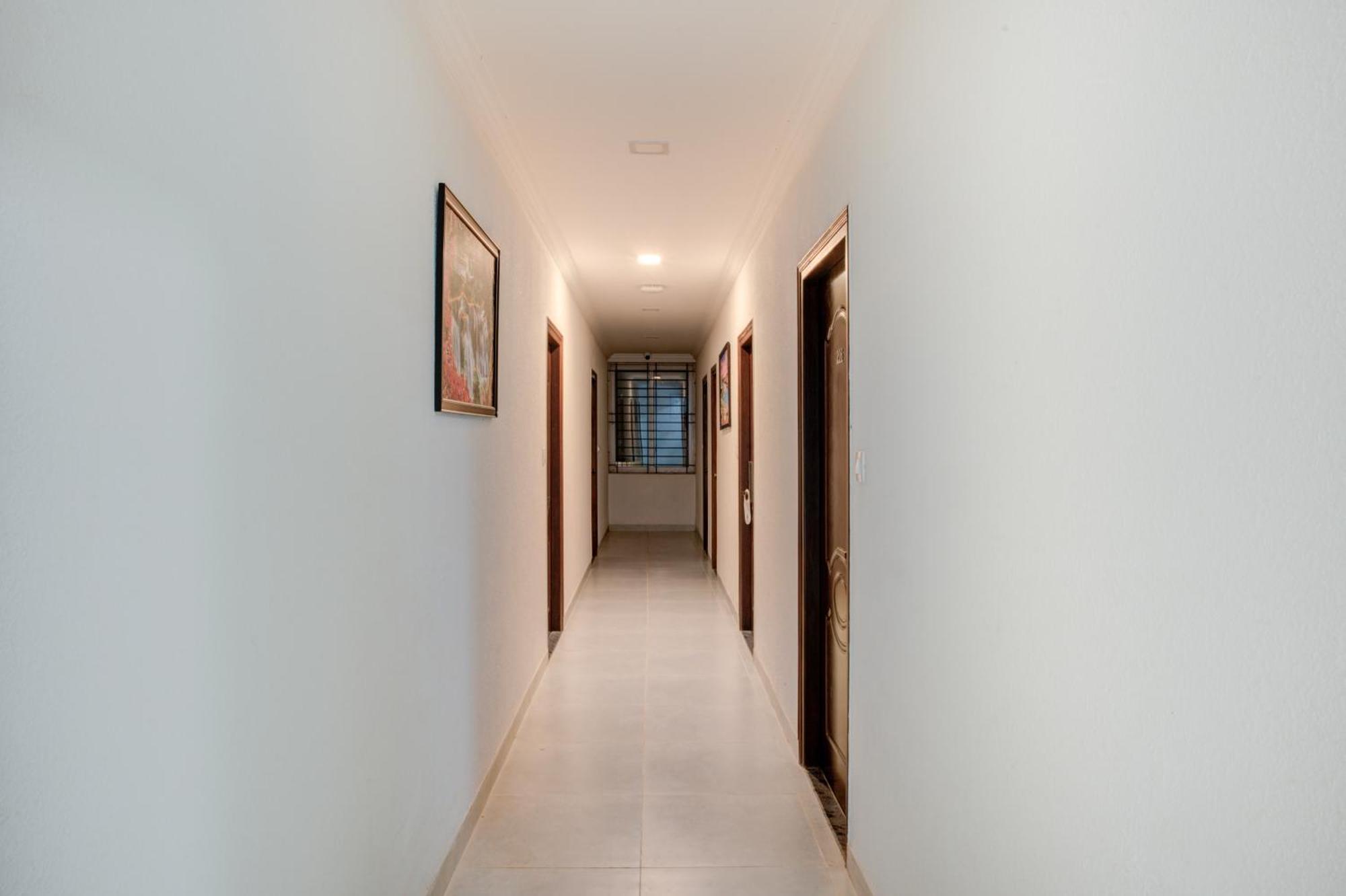 Hotel Sterling Inn Bangalore International Airport Yelahanka Extérieur photo