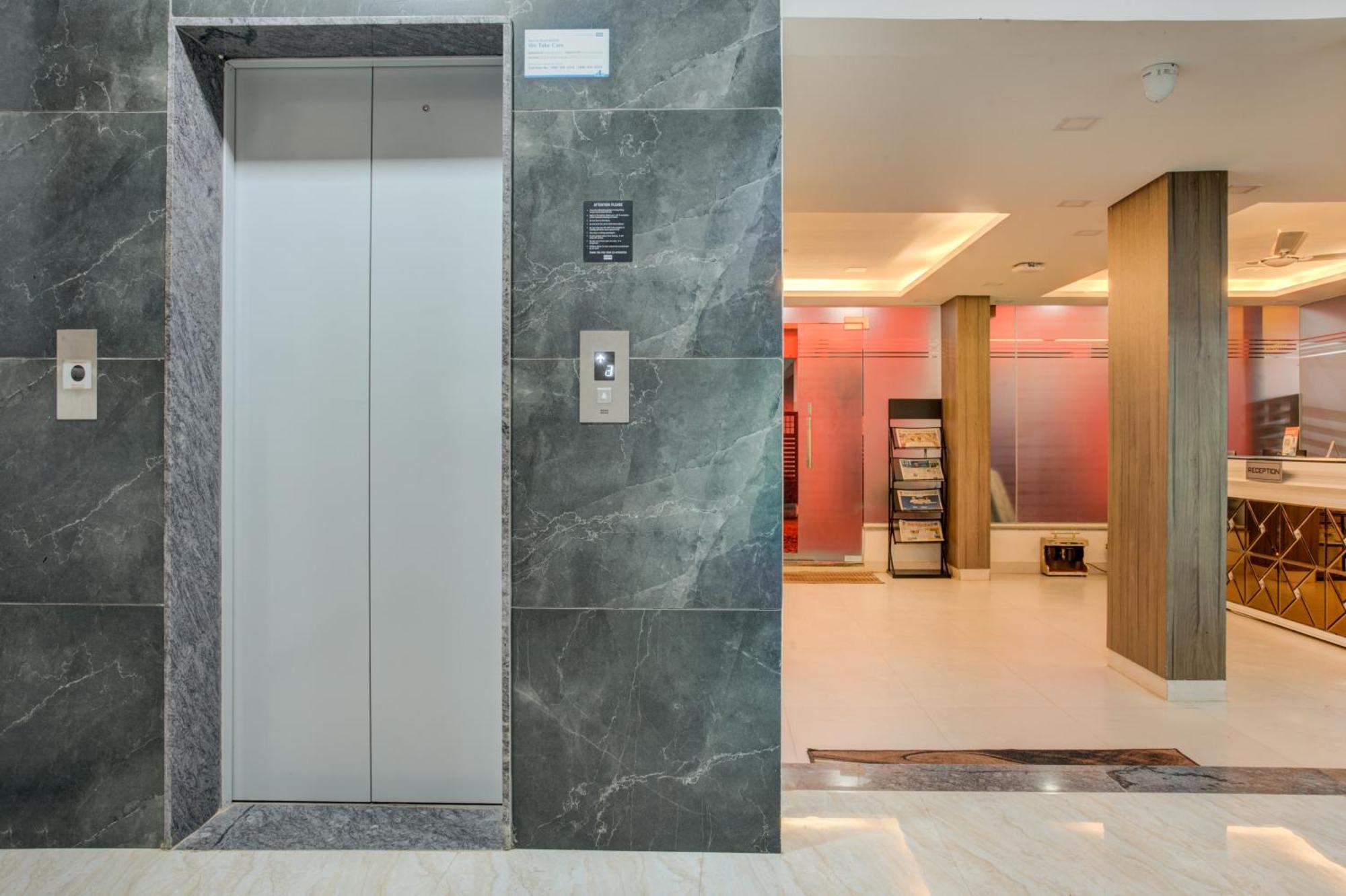 Hotel Sterling Inn Bangalore International Airport Yelahanka Extérieur photo