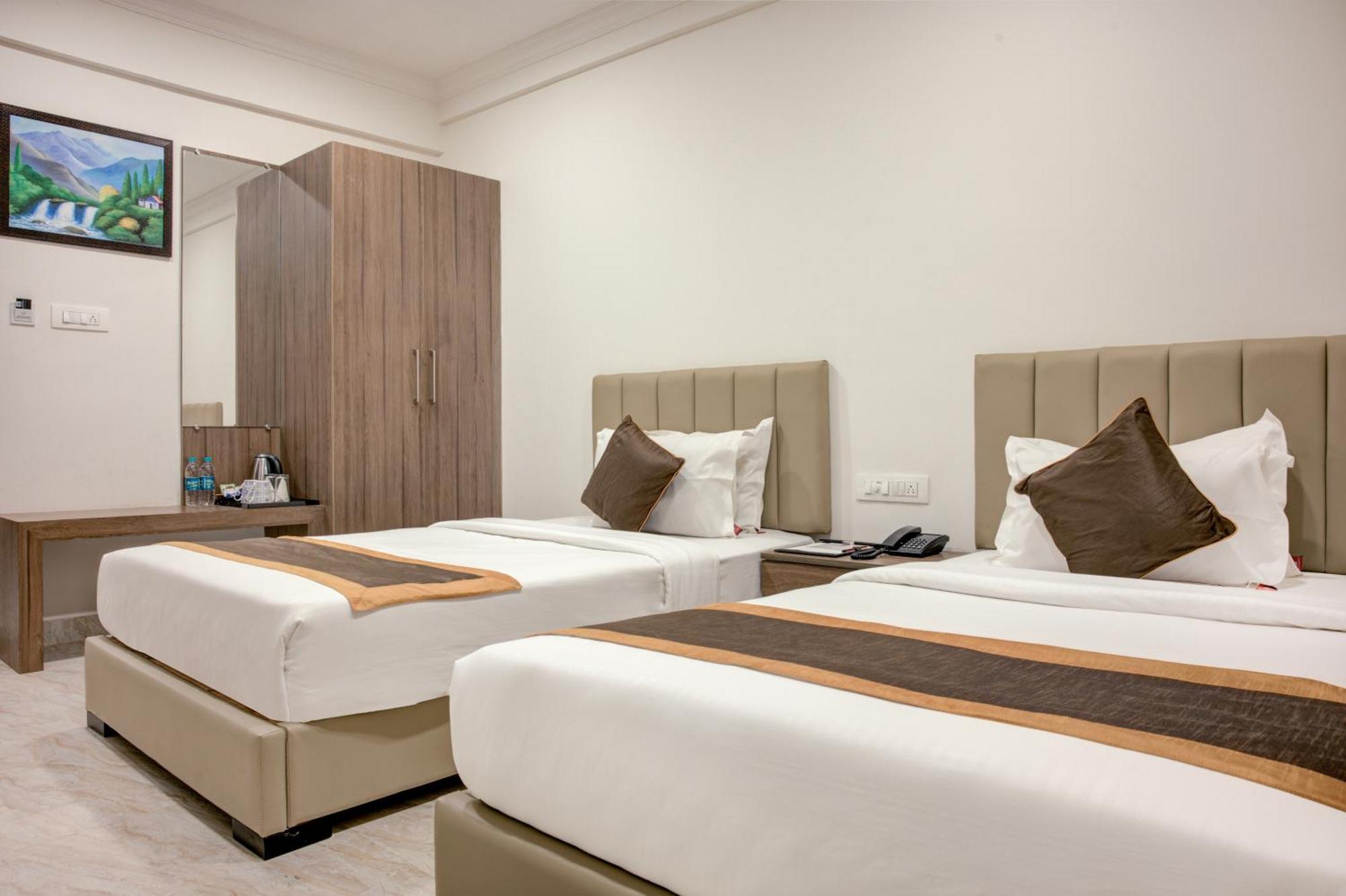 Hotel Sterling Inn Bangalore International Airport Yelahanka Extérieur photo