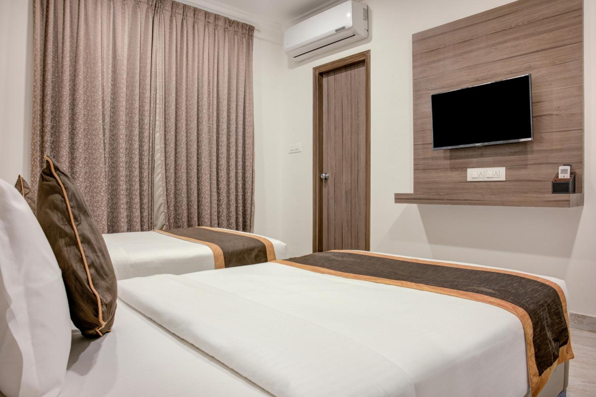 Hotel Sterling Inn Bangalore International Airport Yelahanka Extérieur photo