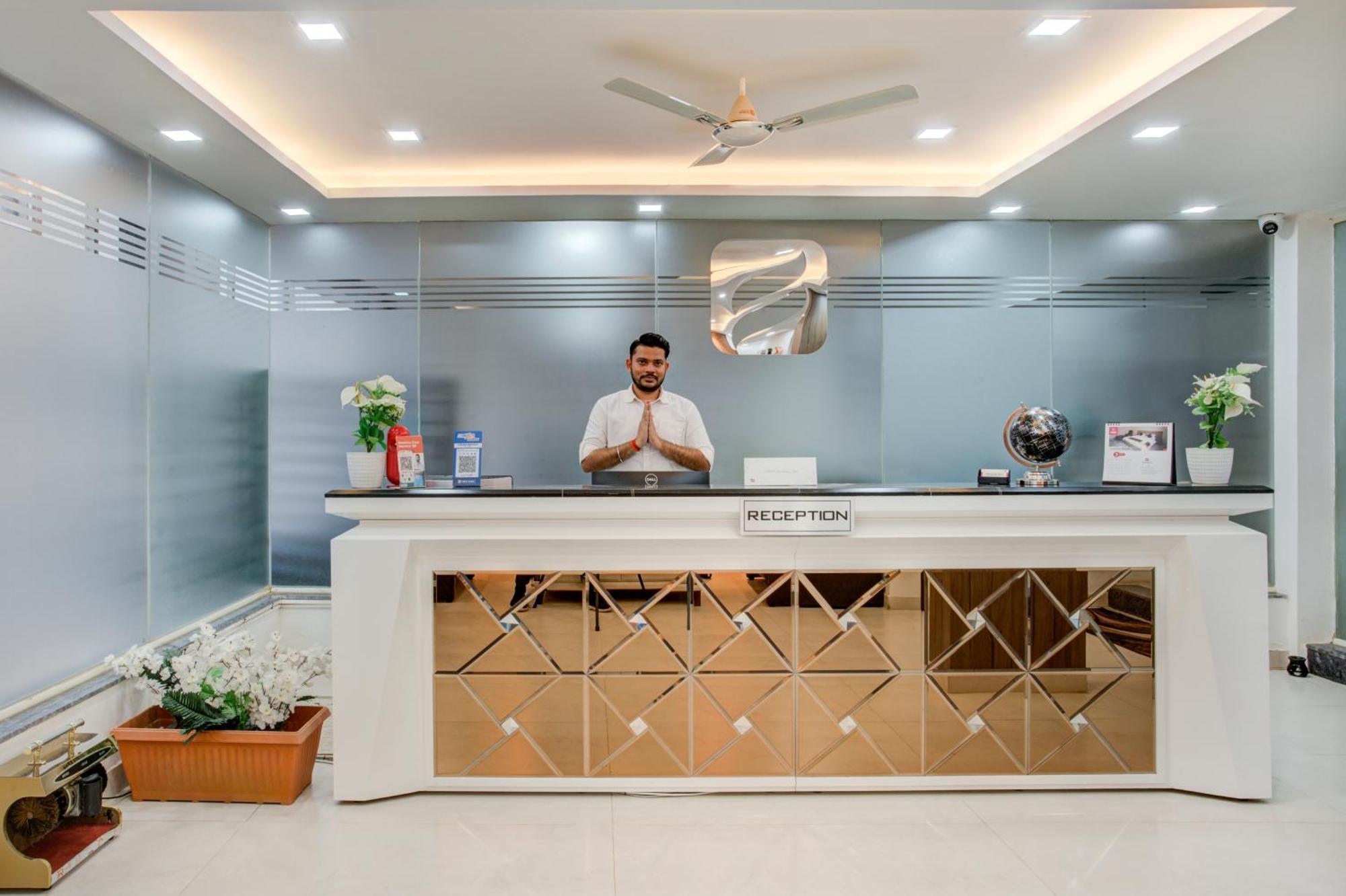 Hotel Sterling Inn Bangalore International Airport Yelahanka Extérieur photo